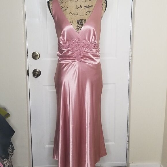 Newport News | NWT Hollywood Glam Silky Dress - Picture 1 of 6